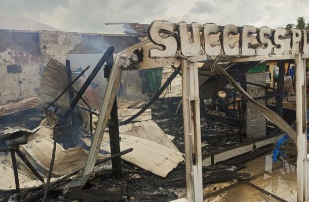 Fire burns 8 shops in Assin Fosu, properties destroyed