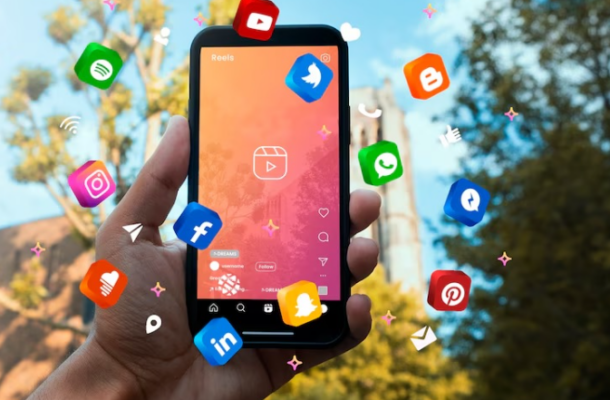 England Considers Social Media Curfew for Minors to Tackle Digital Addiction