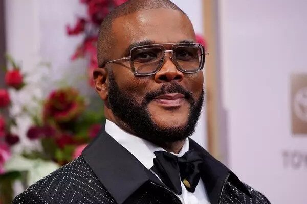 Tyler Perry sued by “The Oval” actor Derek Dixon over sexual assault