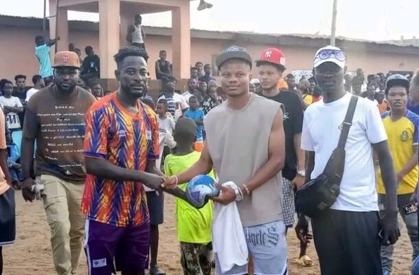 Lawrence Agyekum: Black Stars midfielder makes donations to his local community