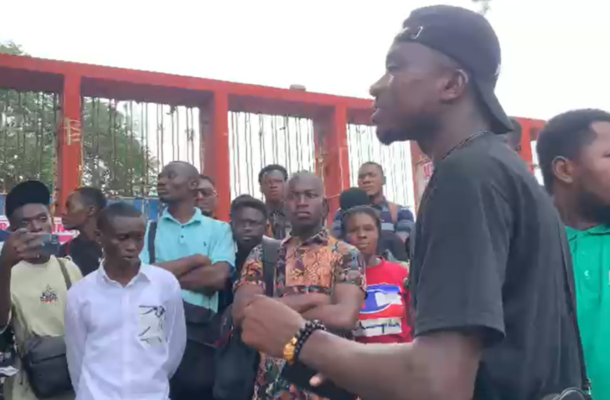 Picketing teachers vow to spend night at GES headquarters