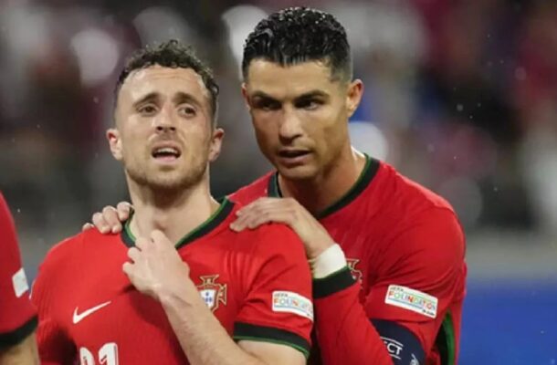 Football fans around the world pour out their tributes for Diogo Jota