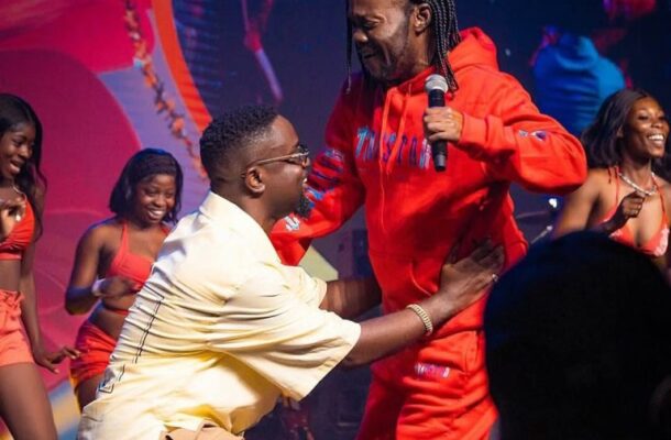 Sarkodie weeps over Lumba’s death