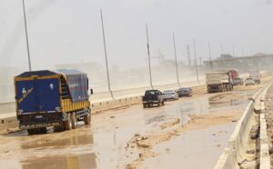 VIDEO: Peace FM's Nana Yaw Kesseh, Odi Ahenkan lead protest over deplorable Pokuase-Nsawam highway