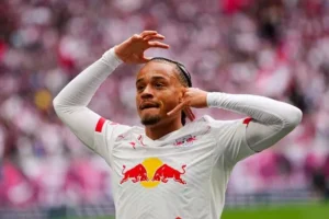 World champions Chelsea chase the signature of Dutchman Xavi Simons