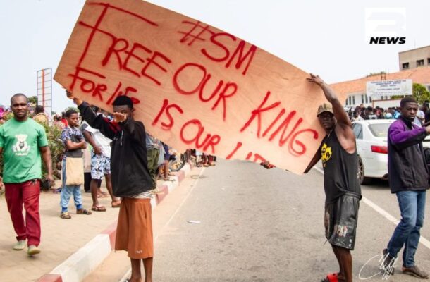 How Shatta Wale fans hijacked Accra streets over Lamborghini probe