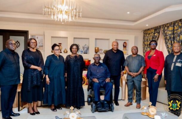 PHOTOS: Ex-Prez Kufuor commiserates with Mahama over helicopter crash victims