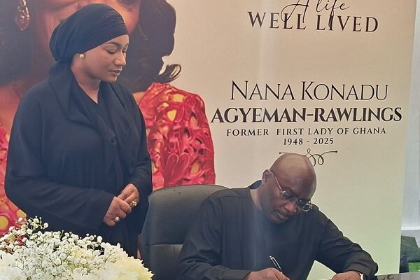 Bawumia mourns with Nana Konadu Agyeman-Rawlings’ family