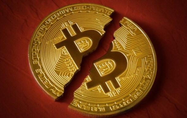 Chaos in the World of Cryptocurrencies as Bitcoin Falls to $90,000