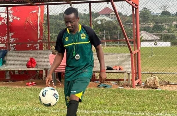 Ex-Asante Kotoko midfielder Michael Akuffo starts coaching internship with the team