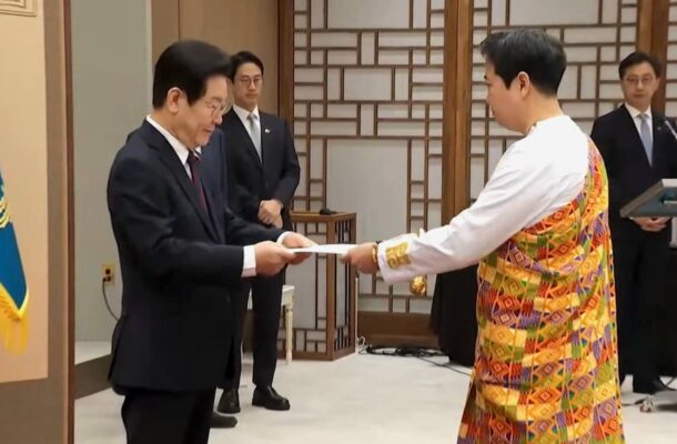 Ghana’s Ambassador to South Korea, Kojo Choi, presents credentials to President Lee Jae-myung