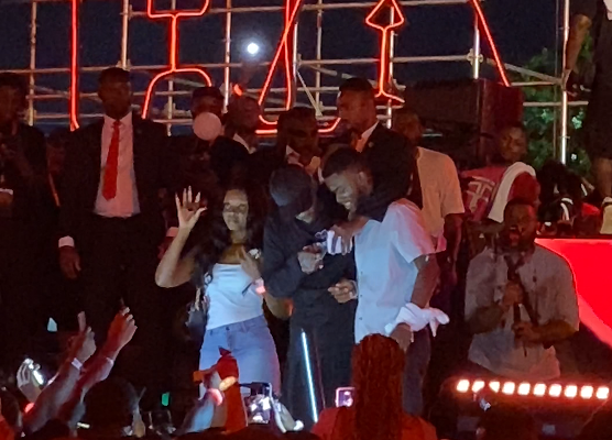 Mr. Eazi splashes GHc30,000 on fans in electrifying Detty Rave 2025 moment