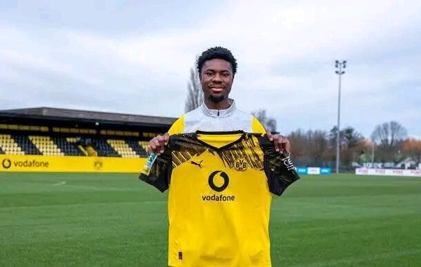 German-born Ghanaian defender Leroy Kwadwo signs for Borussia Dortmund