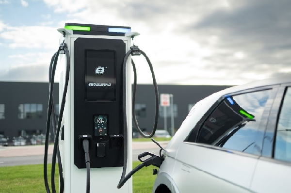 Energy Ministry plans EV charging stations to support 17,000 Electric Vehicles