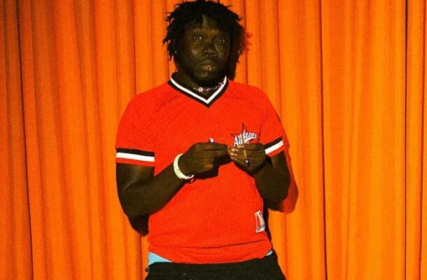 Showboy clashes with Police during dramatic arrest attempt broadcast live on TikTok