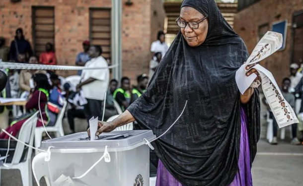 Polls open in tense Uganda election amid widespread delays