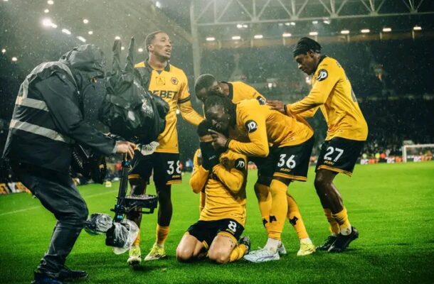 Bottom Club Wolves stuns Aston Villa with a 2-0 win ‎