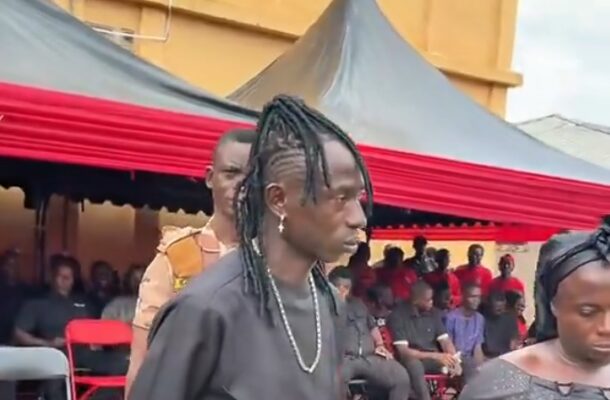 Patapaa breaks down in tears at mother’s one-week memorial