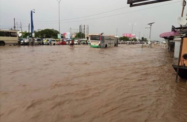 Heavy rains submerge parts of Accra, disrupt transport