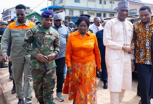 Vice President tours collapsed building site, calls for accountability