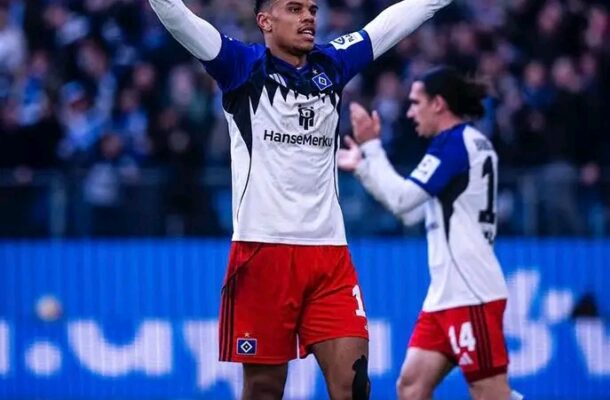 Konigsdorffer strikes late to earn Hamburg crucial point against Augsburg